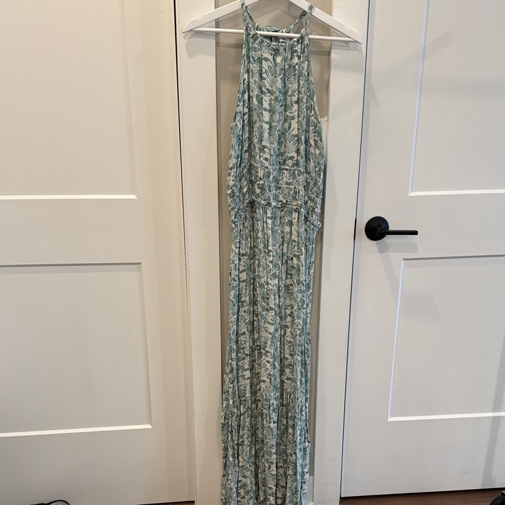 Elegant Green Halter Maxi Dress